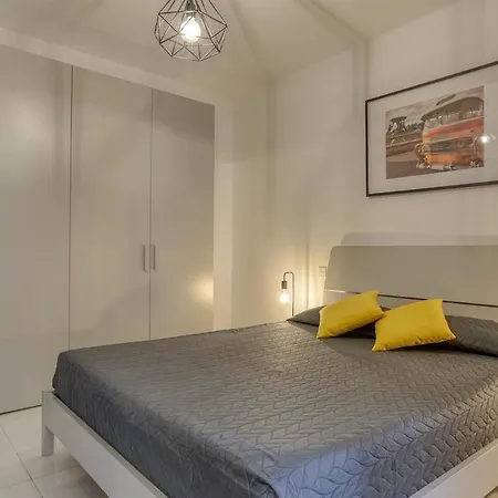 Luxury 2br Just Off Promenade Apartman