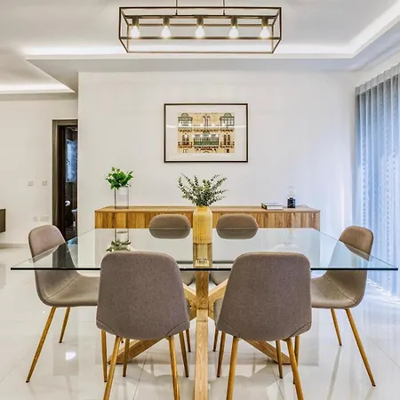 Luxury 2br Just Off Promenade *